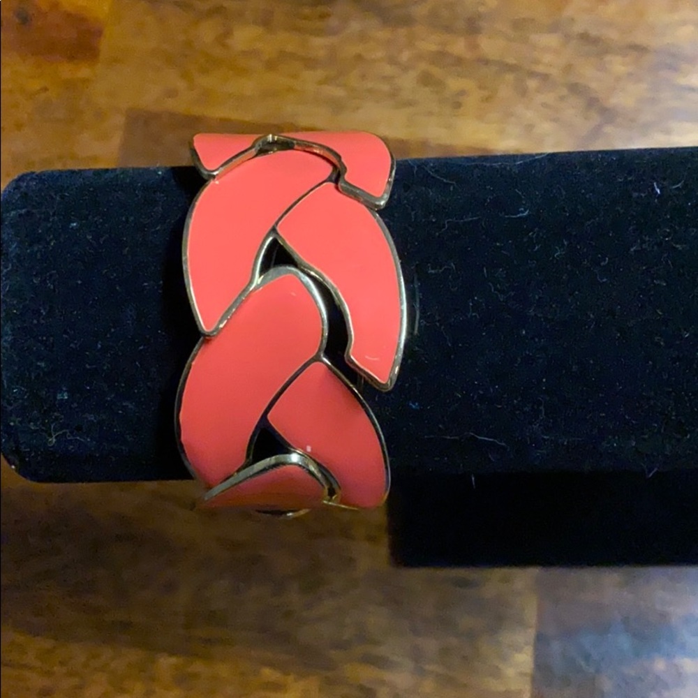 Pink gold stretch bracket